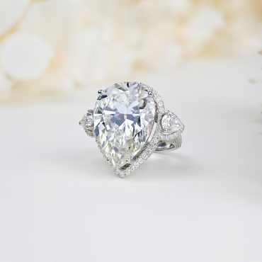 18K White Gold Diamond Ring