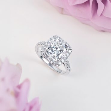 18K White Gold Diamond Ring