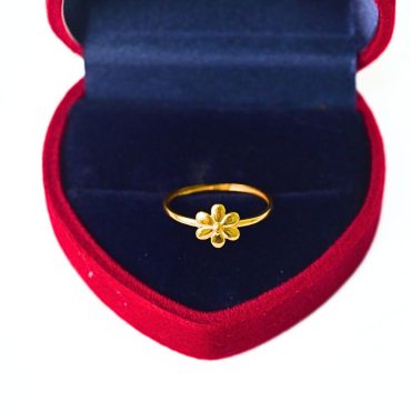 916 Gold Ring - Golden Daisy OSR1082