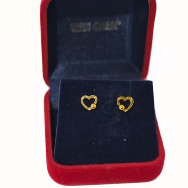 WAH CHAN 916 Gold Earrings - Heart With Sphere OSE1141