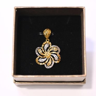 WAH CHAN 916 Gold Pendant - Golden Dusk OSP1317