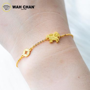 WAH CHAN 916 Gold Bracelet - Whimsical Horse and Chinese Coin OSB1252